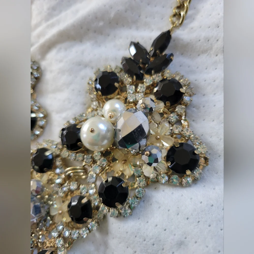 Gorgeous Black/Gold Floral Crystal Rhinestone Faux Pearl Statement Necklace